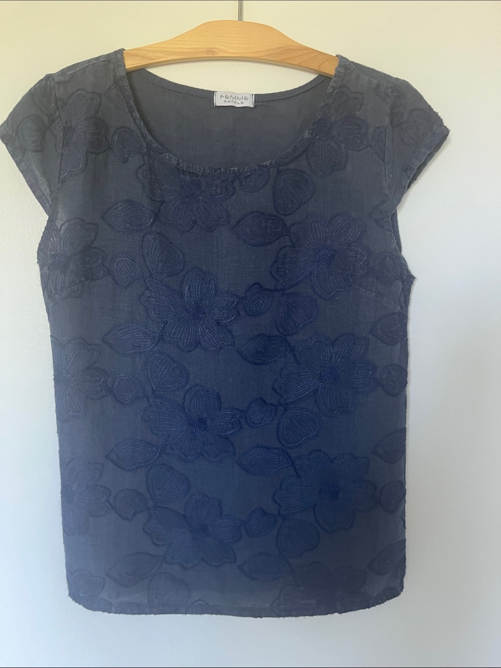 Femme Fatale Italy Linen Navy Floral Embroidered Cap Sleeve Top, Size Small
